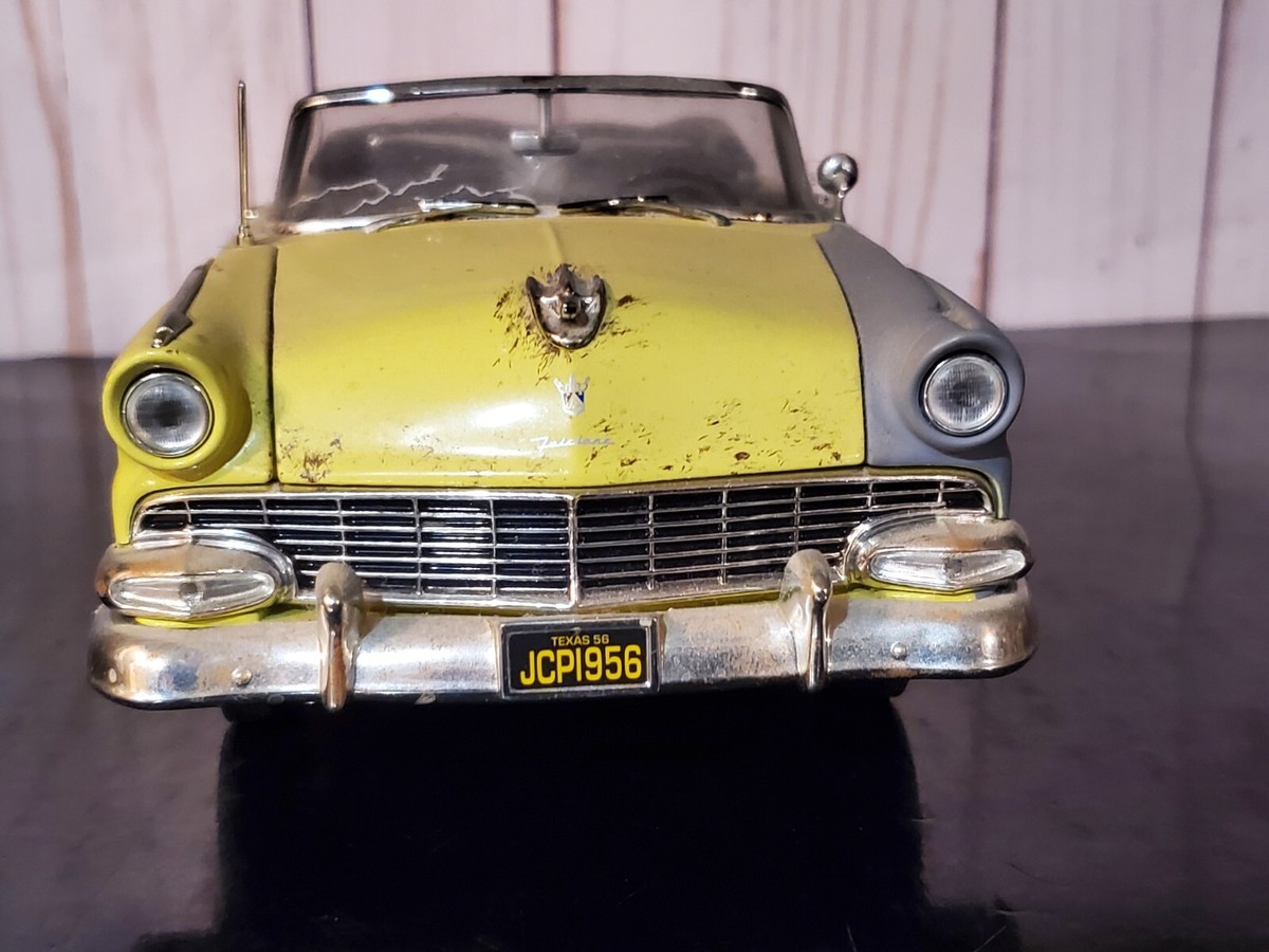 1956 Ford Fairlane Sunliner Barn Find 1:18 Diecast '56 Car
