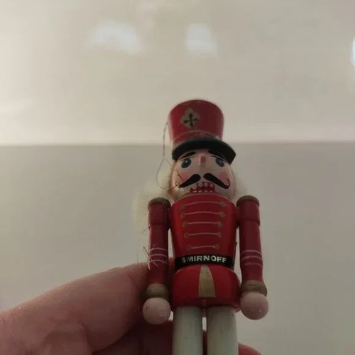 Red Soldier Nutcracker White Hair Christmas Decoration - Bild 2 von 4