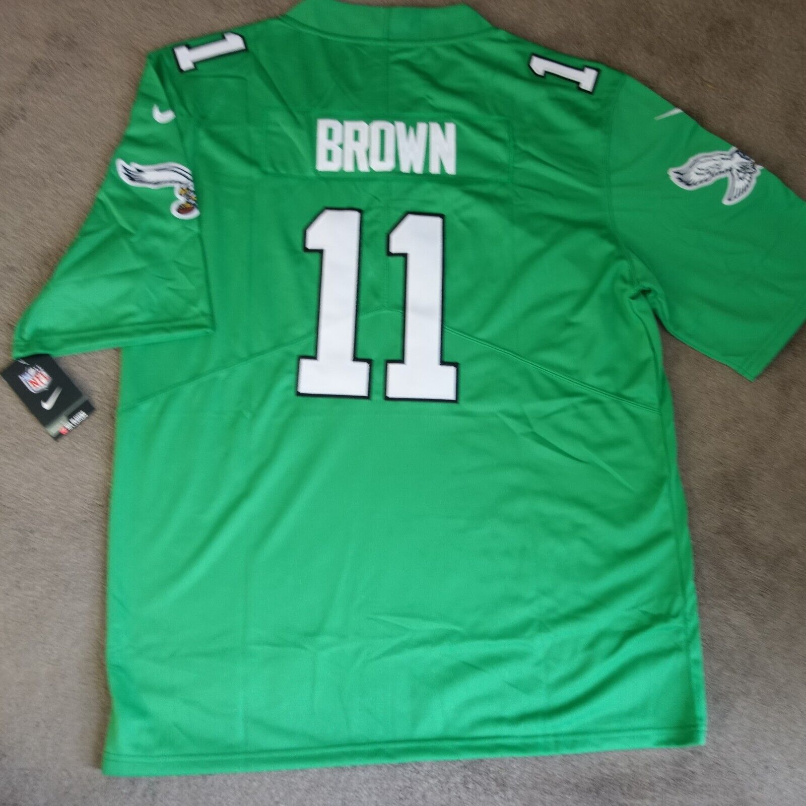 Nike Men's Philadelphia Eagles A.J. Brown #11 Logo Green T-Shirt