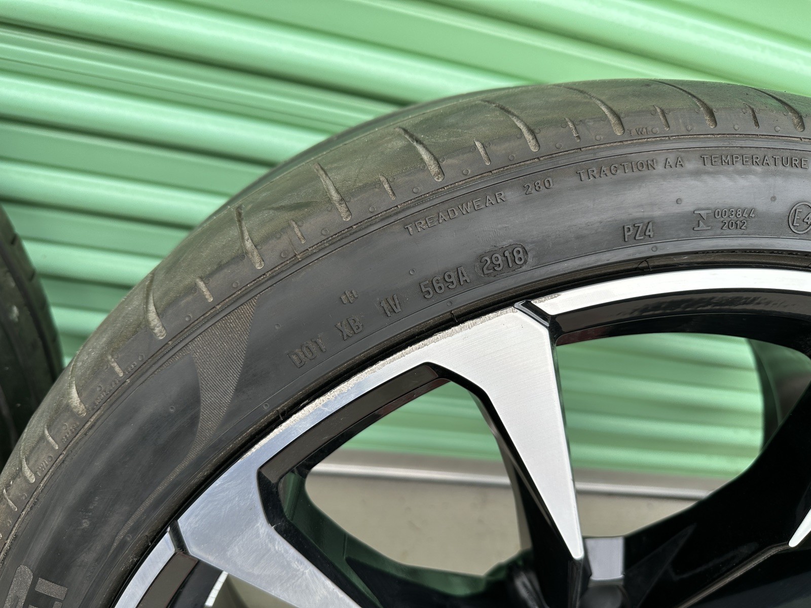 Lamborghini Urus Taigete 23” OEM Wheel & Tire Package – Factory Original