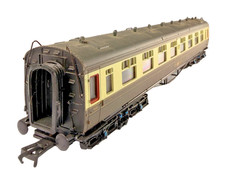 Bachmann 34-052 OO Gauge GWR Collett 60ft Corridor Third Class Coach 1107 Unbox.