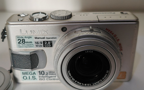 Panasonic Lumix DMC-LX2 Silver - Lente Leica 