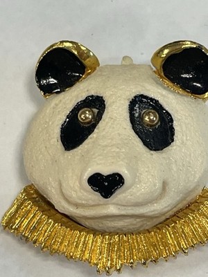 RAZZA PANDA BEAR VINTAGE GOLDTONE BROOCH PIN SIGNED VERY NICE!! Made in RI