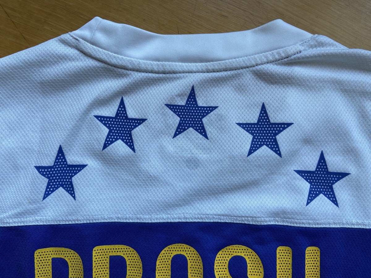 激レアNIKE ブラジル代表 トレーニングシャツ2010 白 カカモデル #10 NIKE 激レアブラジル代表 トレーニングシャツ2010 白 カカモデル