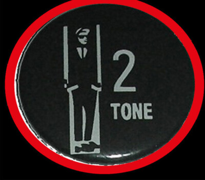 2Tone ''BUTTON''Ska/Skin/Reggae/2 Tone/Jamaica/Rudeboy/Specials/Anstecker