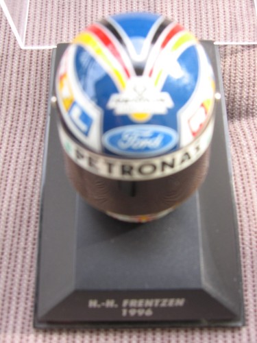 H.H. FRENTZEN F1 SAUBER FORD RED BULL 1996 1:8 CASCO MINICHAMPS/NUOVO! - Foto 2 di 4