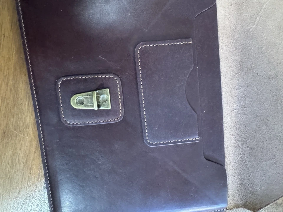 Cartera de artículos de cuero Little King Foto 2 de 4