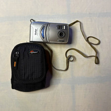 Vivitar ViviCam 5110 5MP Silver Compact Digital Camera 1.4" LCD w/ Case