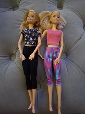 2 x Breathe With Me Light Up And Talking Yoga Barbie Puppen