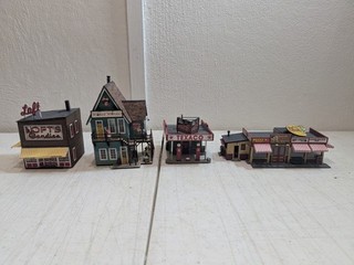 Modelos de 4 molinos de barras Loft's Candies Wicked Wanda's Texaco Diner Escala HO