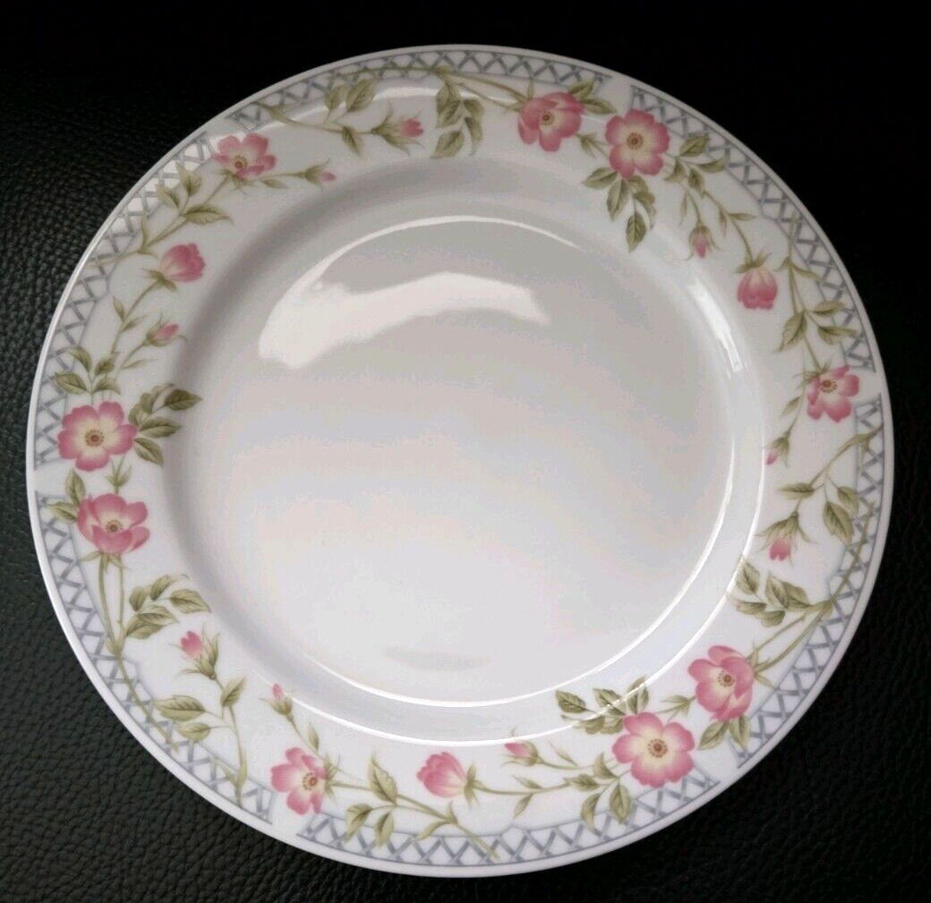 SET OF 4 VTG NIKKO ARBOR ROSES SALAD PLATES 8 1/8
