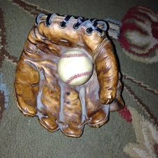 S.S.Sarna Resin work Baseball Glove & Ball