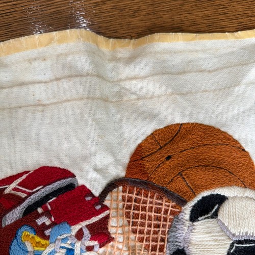 Vintage 1980 Complete Crewel Needlepoint All Star Sports Theme Kids Un-Framed - Picture 4 of 12