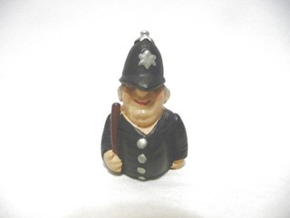 THIMBLE PEWTER MCMILLAN & WIFE HANDPAINTED BY CAZ ENGLISH BOBBY & HELMETS LIFTS