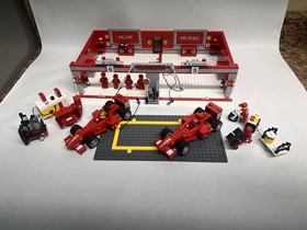 Lego 8144 Racers Ferrari 248 F1 team (Schumacher Edition ) Complete