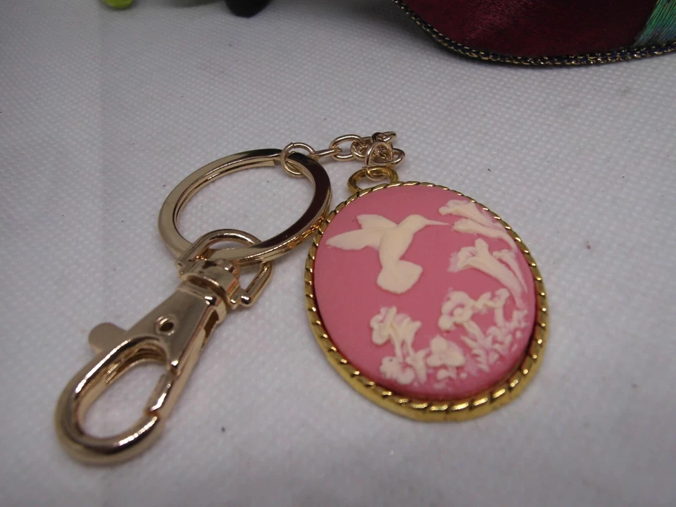 VALENTINES DAY GIFT HUMMINGBIRD PINK VICTORIAN CAMEO BELT Key Chain Rings Charm - Изображение 3 из 4