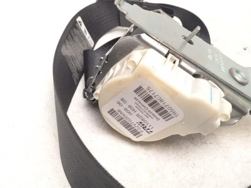 НАТЯЖИТЕЛЬ РЕМНЯ БЕЗОПАСНОСТИ ЗАДНЕГО ПАССАЖИРА подходит для CHRYSLER TOWN COUNTRY 2008 - Изображение 2 из 4