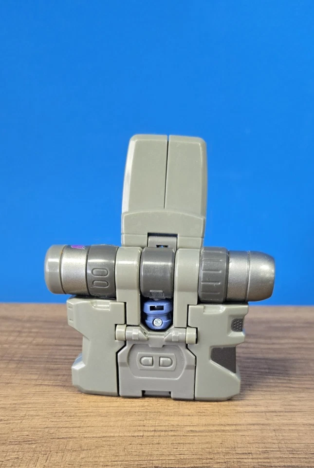 Transformers 2008 Movie Series Real Gear Robots Zoom Out 25X Complete - Image 3 of 4