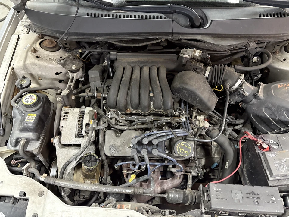 Used Left Engine Cooling Fan Motor fits: 2002 Ford Taurus Fan Assembly Left Grad Foto 3 de 4