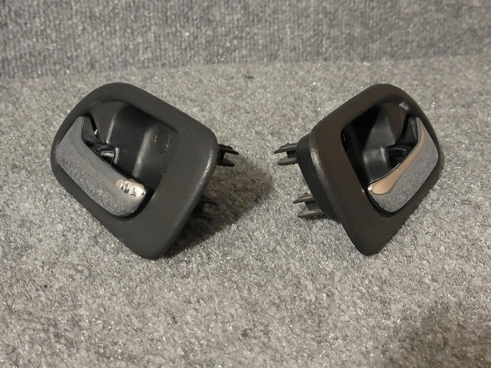 OEM 01-06 ACURA MDX MONTAJE MANIJA PUERTA INTERIOR TRASERA IZQUIERDA Y DERECHA Foto 3 de 4