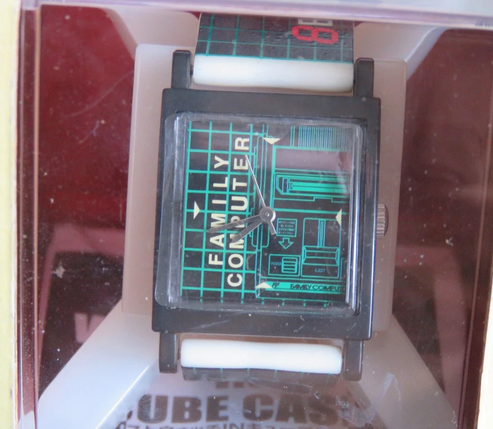 Reloj Pulsera Nintendo En Estuche Cubo Ordenador Familiar Banpresto Todavía Precintado Nuevo Foto 2 de 4