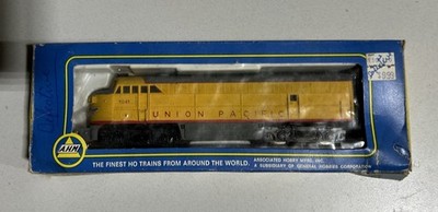HO Scale AHM 5024K UP Union Pacific FM Diesel Locomotive #1041