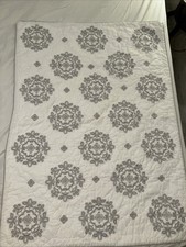 Pottery Barn Kids Genevieve Toddler Quilt Soft Gray Crib Baby Tencel Nursery
