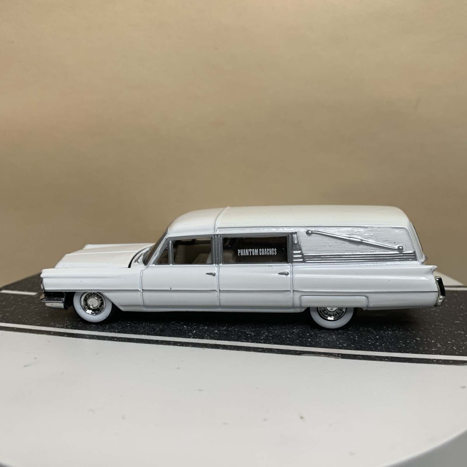 Hot Wheels 100% Collectibles '63 Cadillac Fleetwood Hearse Phantom Coaches NM