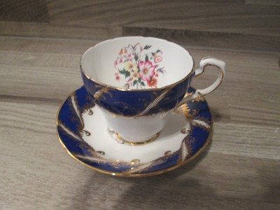Paragon Fine Bone China Teetasse Kobaltblau und Gold Blumenmuster.