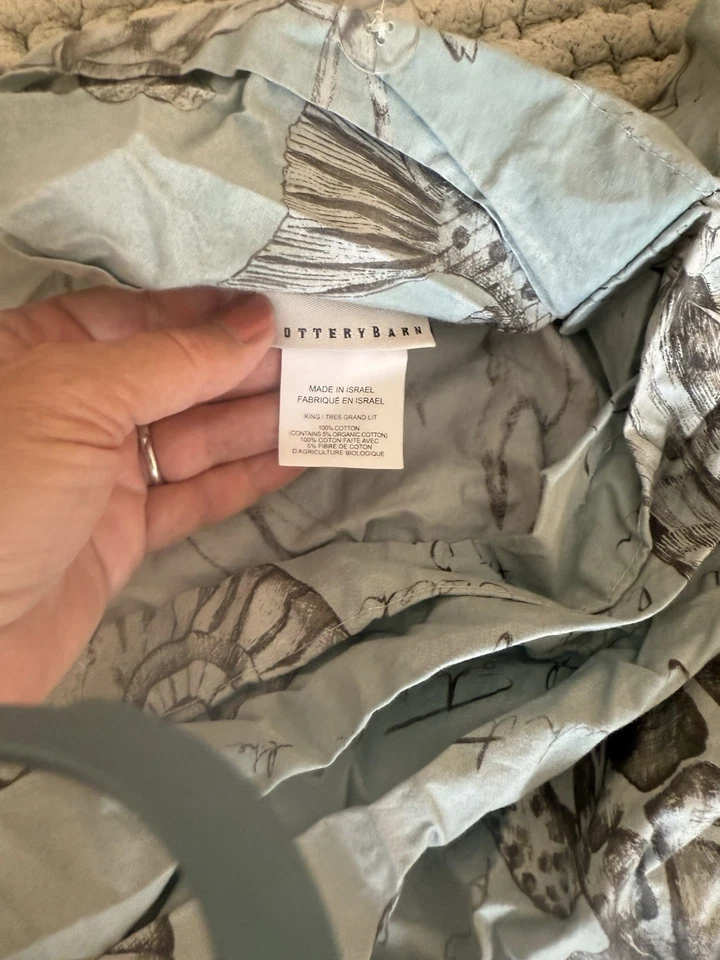 Pottery Barn King Size 5% Organic Cotton Duvet Cover And King Shams Seacrest - Image 4 of 4