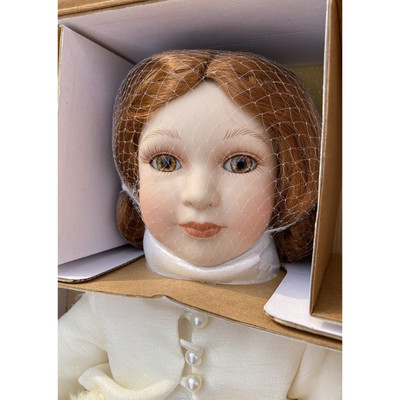 Russ Victorian Grace Emma Doll 926 1999 Realistic Porcelain Lifelike 18”  Vintage