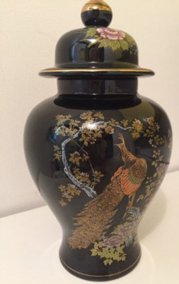 YAMA JI JAPANESE 11 1/2'' TALL BLACK GINGER JAR WITH LID BEAUTIFUL PEACOCK DESIGN