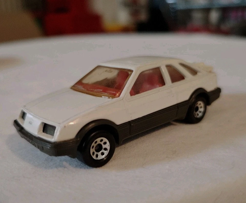 LESNEY MATCHBOX-Modellino FORD SIERRA XR4i-Anno 1983-7,5 Cm-1:58-1 Versione - Immagine 2 di 4