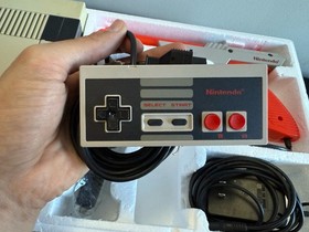 Nintendo NES Action set Console Complete In Box+Inserts Mario/Duck Hunt CIB