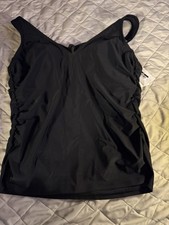 Lands' End Women  s Black Solid Underwire One-Piece Swimsuit Size 12