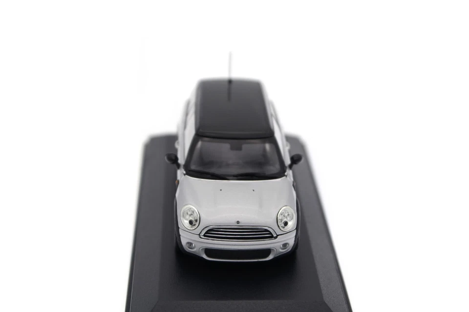 Selten 1/43 Minichamps Mini Cooper Clubman R55 2007 Pure Silver Dealermodell - Bild 4 von 4