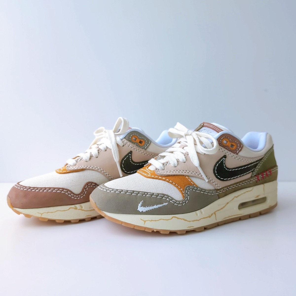 NIKE WMNS AIR MAX 1  