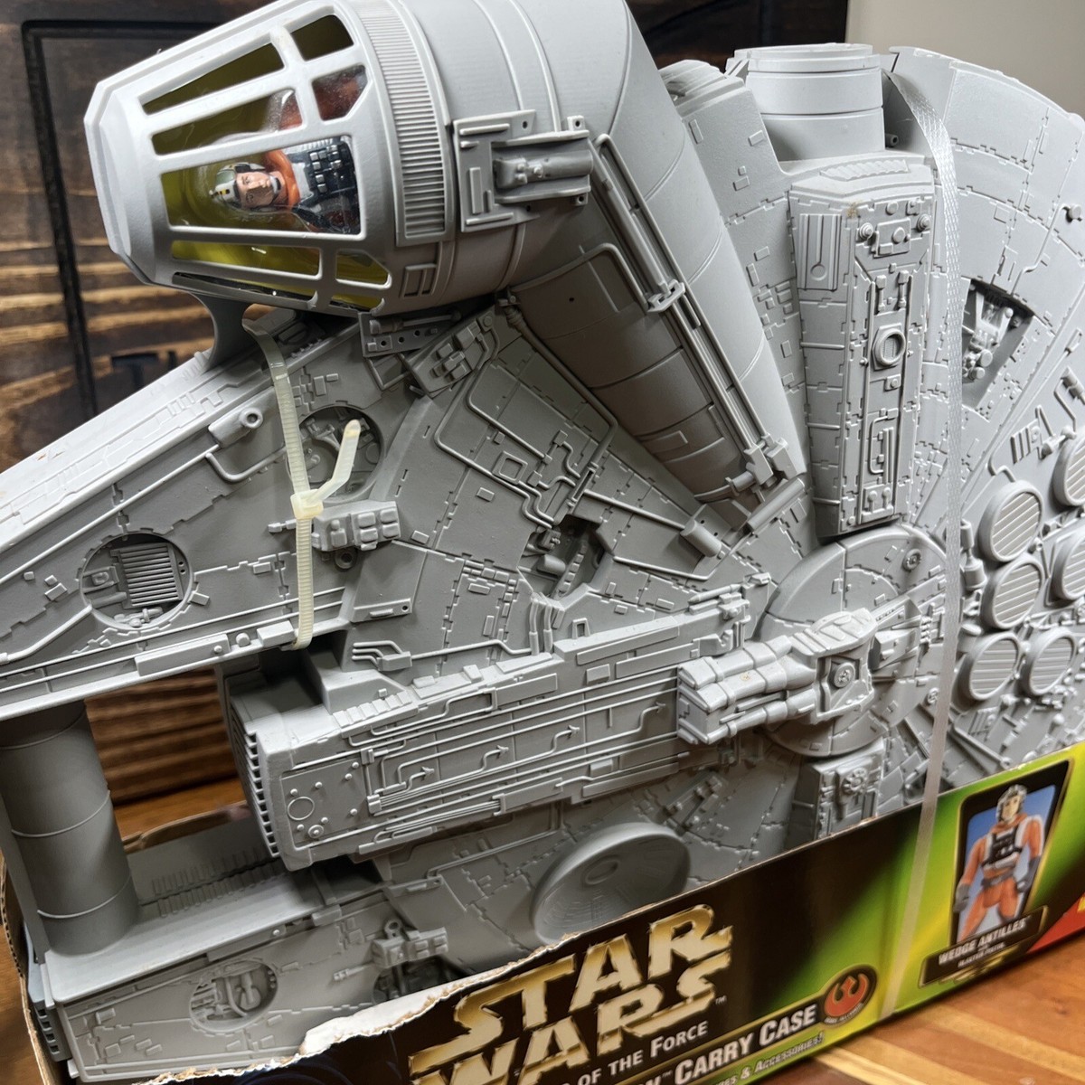 Kenner Star Wars: Power of The Force Millennium Falcon Carry Case