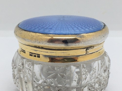 Vaso vaso da toeletta in vetro smaltato dorato e guilloché argento massiccio Asprey - Foto 7 di 10