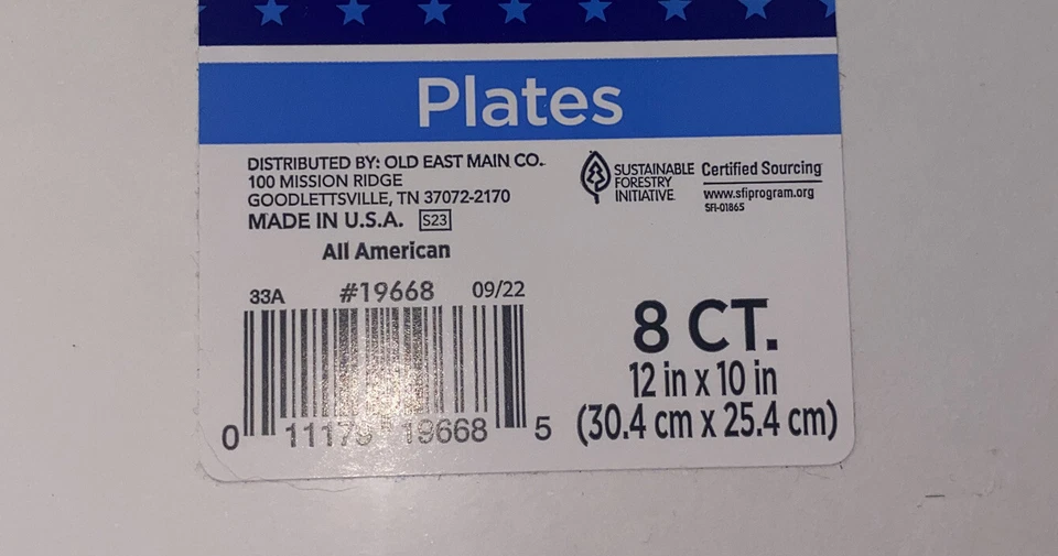 Patriotic Blue Truck  12-inch Oval Paper Plates 8 Pack 10" x 12" Fall Tableware - Image 3 of 4
