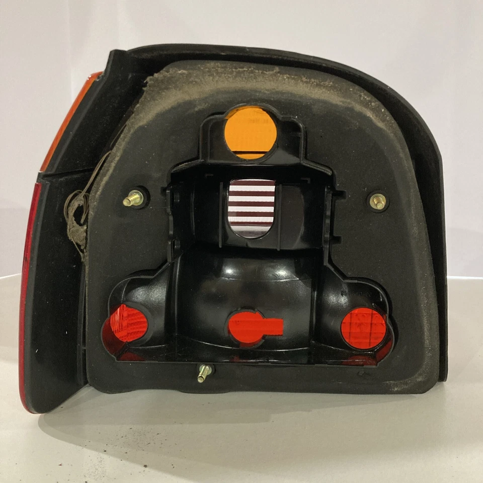 92 93 94 95 96 97 98 大众高尔夫敞篷车尾灯右乘客侧大众 — 第 3/4 张图片