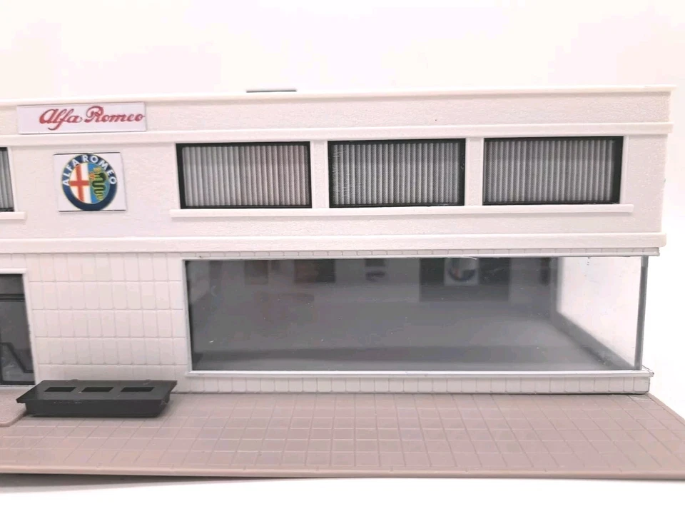 CONCESSIONARIA Alfa Romeo illuminata  HO 1:87 - Immagine 4 di 4