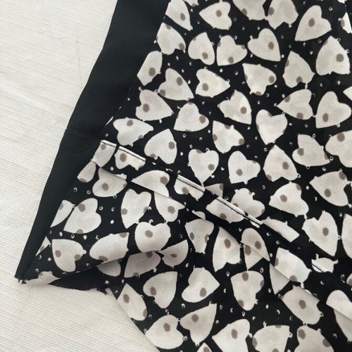 Womens Alice Thru the Looking Glass Small Heart Print Neck Tie Blouse B&W Disney - Picture 5 of 5