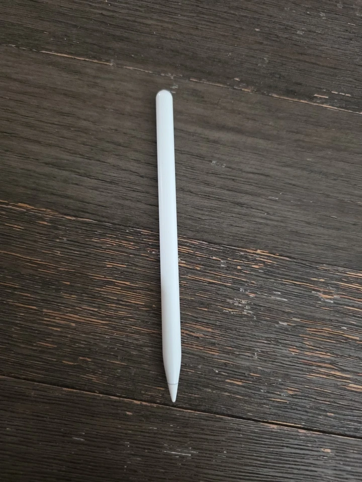 Rechargeable Stylus Pen for Touch Screens Compatible with iPads - Image 2 of 2