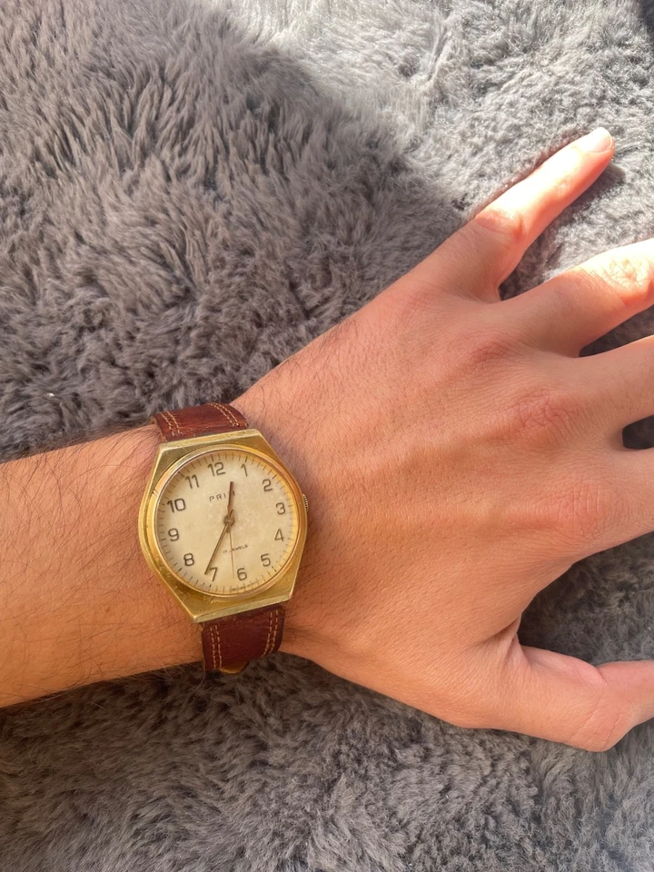 Vintage Prim 17 Jewels 36 mm Gold-Toned Mechanical Wristwatch –Good Condition - Image 2 of 4