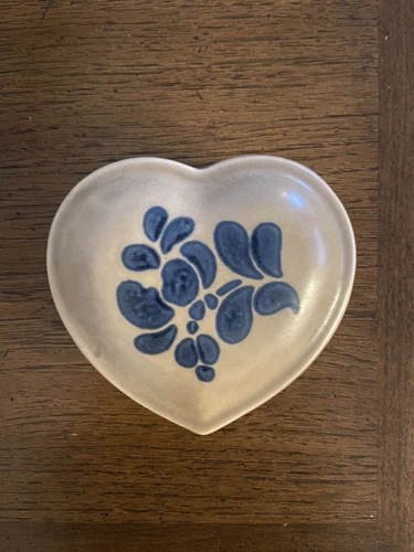 Pfalzgraff, Folk Art Covered Heart Box