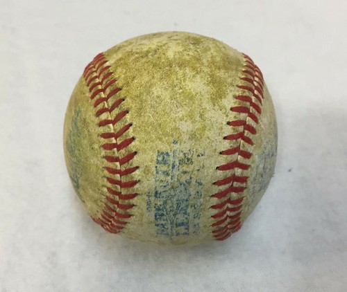 HBO Sports Legends in Pinstripes 3 DVDs 1 Babe Ruth Autobiography 1 League Ball - Foto 5 di 6