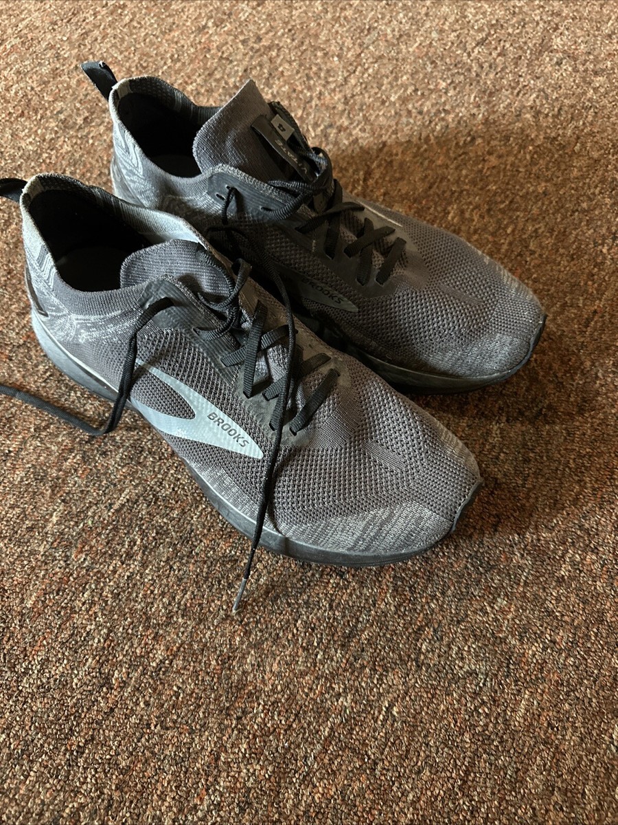 Brooks Levitate 4 1103451D095 Gray Black Running Shoes  display picture 1
