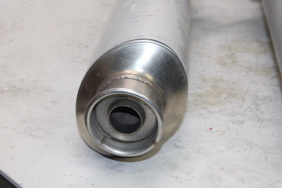 2005 DUCATI MONSTER 620 OEM ВЫХЛОПНОЙ ТРУБЫ ГЛУШИТЕЛЬ СКОЛЬЖЕНИЯ НА КАНИСТРЕ ГЛУШИТЕЛЬ ПАРА - Изображение 2 из 4