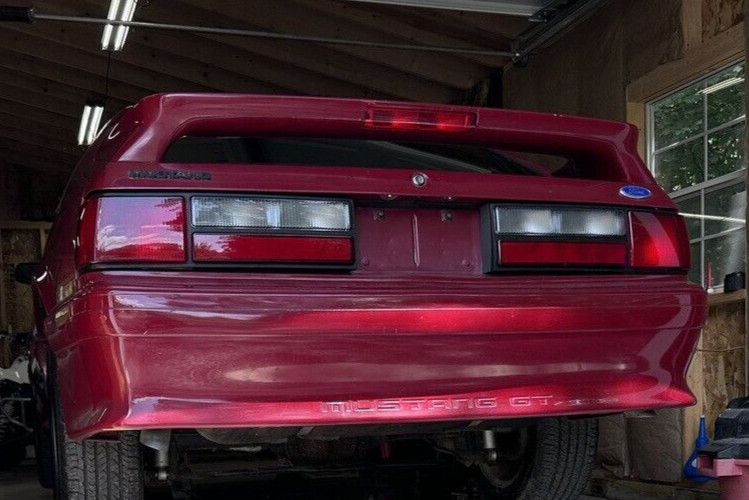 Ford GT 1987-1993 Center brake lights Set